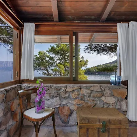 Haus In Opcina Sucuraj Mit Grill Und Terrasse