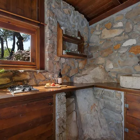 Haus In Opcina Sucuraj Mit Grill Und Terrasse